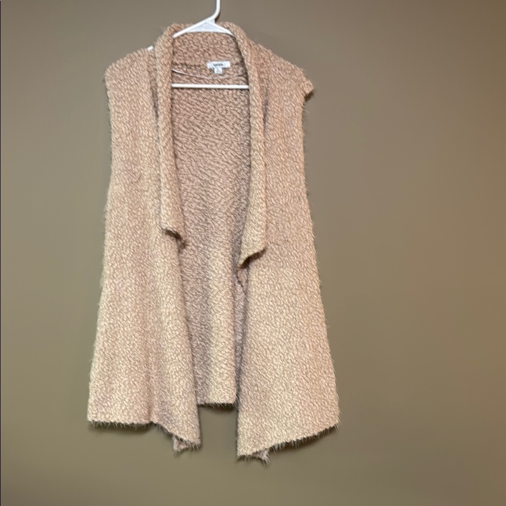 Kensie Tan Cardigan Sweater Vest. XL. Good condition.  Soft and cozy.